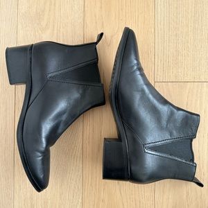 Cole Haan Black Leather Chelsea Boots Size 8